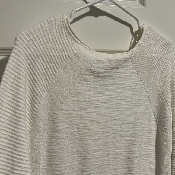 SIZE SMALL - Picture 5 of 8